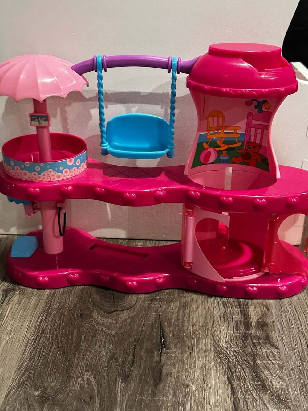 2009 Puppy in My Pocket Newborn Care Center Playset